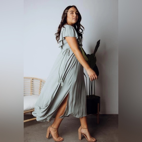 Baltic Born Jennifer Deep V Maxi Dress, Sage Green Size M - Picture 5 of 13